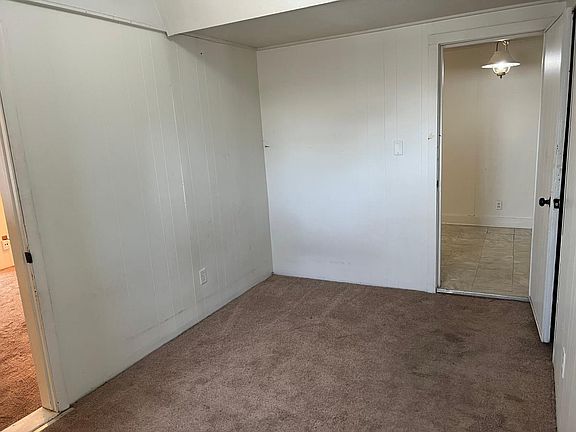 3rd image of 569 Diekema Ave APT 1