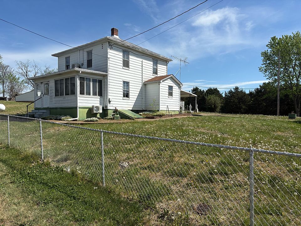 1st image of 896 Capon Rd