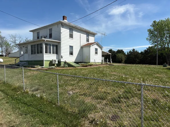 896 Capon Rd, Strasburg, VA 22657