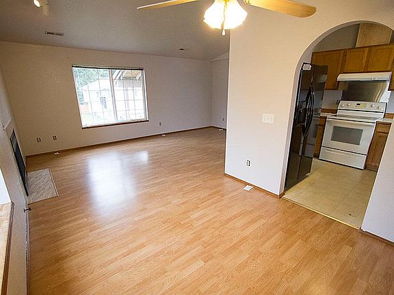 3rd image of 2505 Silver Ln SW