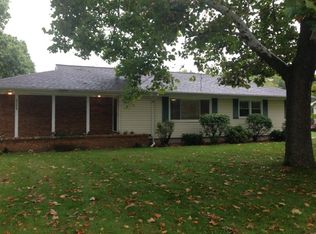 3384 Dean Lake Ave NE, Grand Rapids, MI 49525