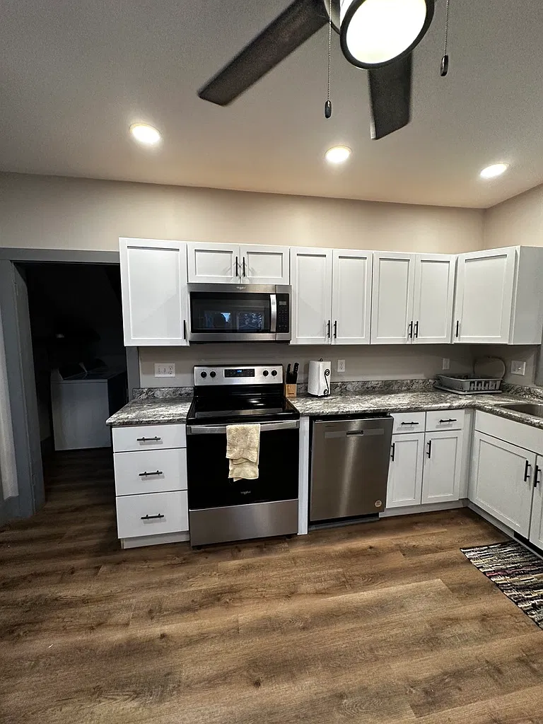 527 N Hudson St — Photo 3