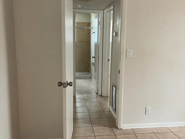 8352 Homeport Ct #1A — Photo 9