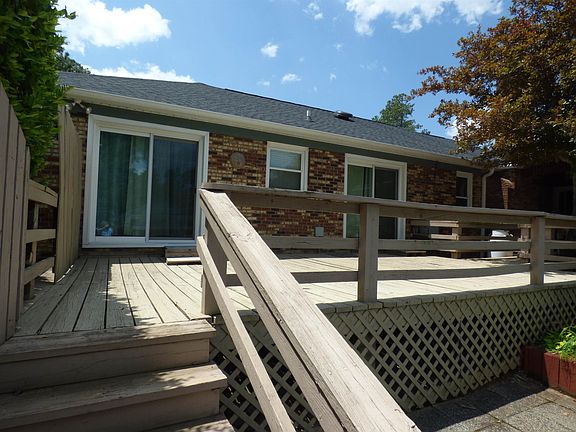 3rd image of 101 Coventry Ct