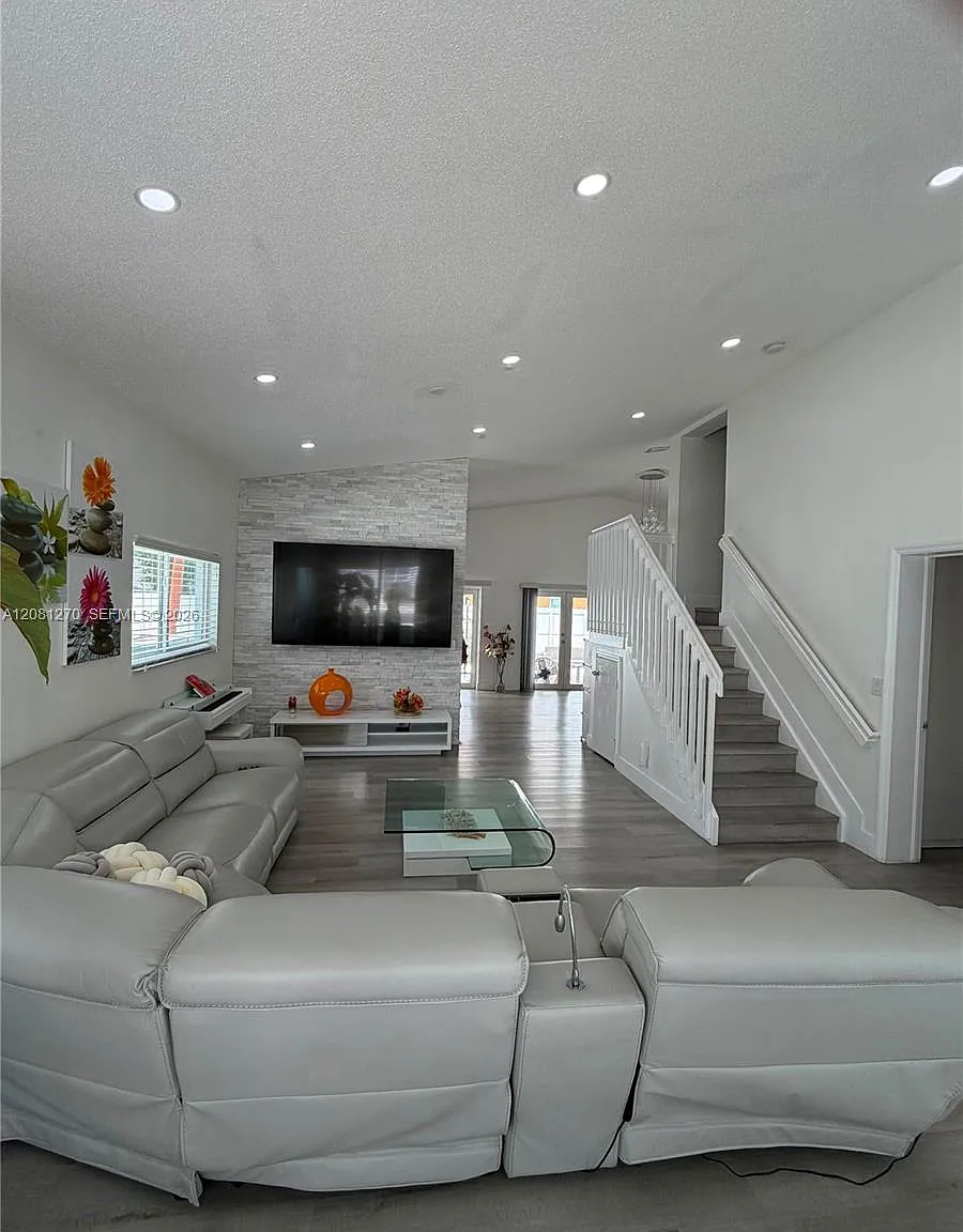 Biscayne Point South — Photo 3