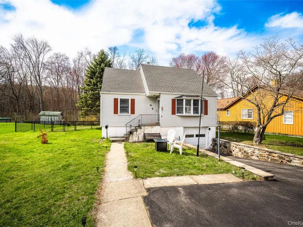 36 Edgewood Road, Cortlandt Manor, NY 10567