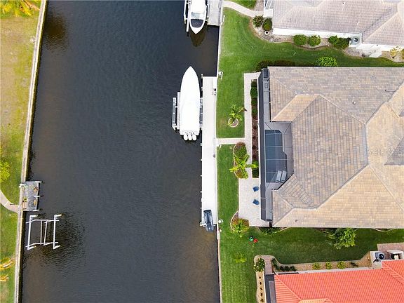 4th image of 524 Port Bendres Dr