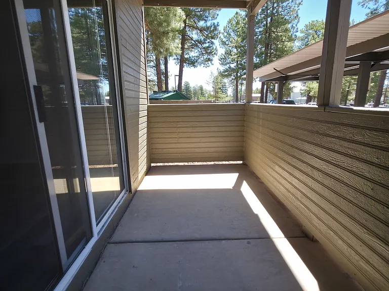 1185 W University Ave — Photo 5