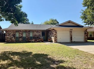 732 Ranchoak Dr, Yukon, OK 73099