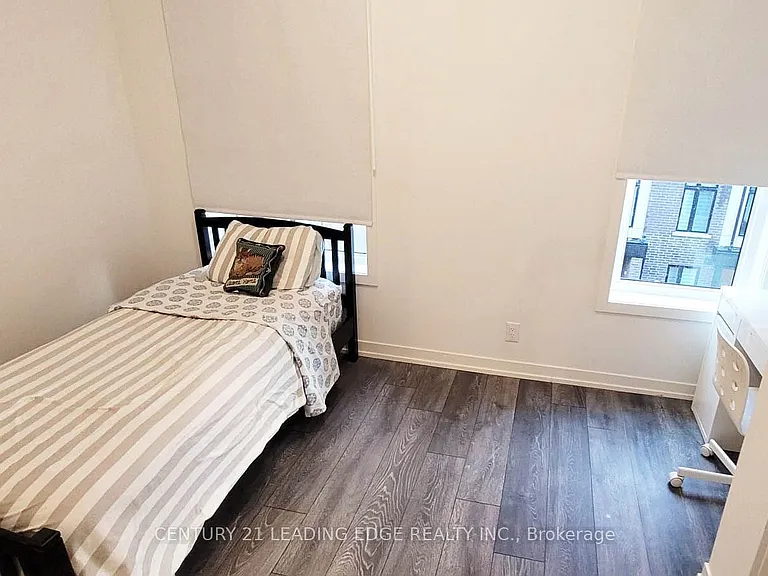10 Spruce Pines Cres #1 — Photo 6
