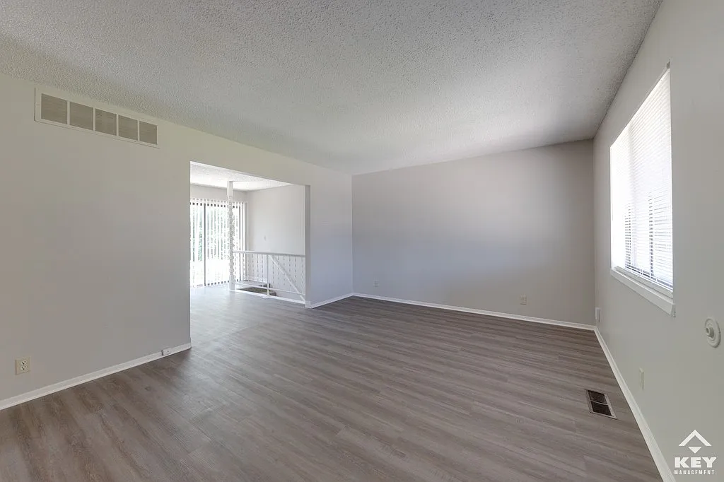 Building Photo - 3231 S Holyoke Cir