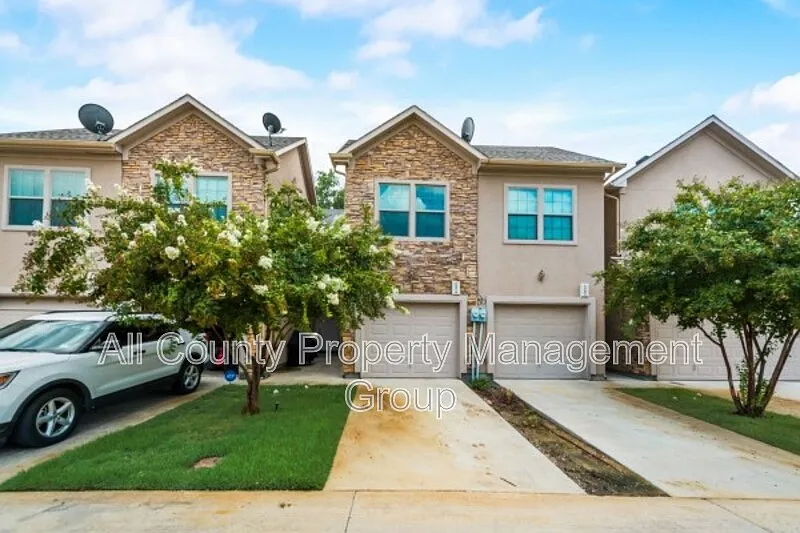 1579 Cozy Dr