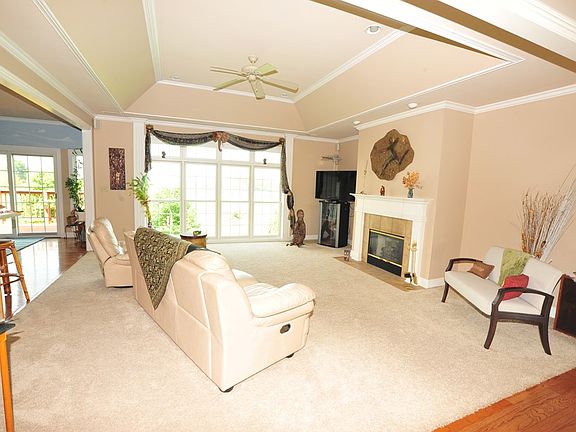 4th image of 6660 Waterford Pl