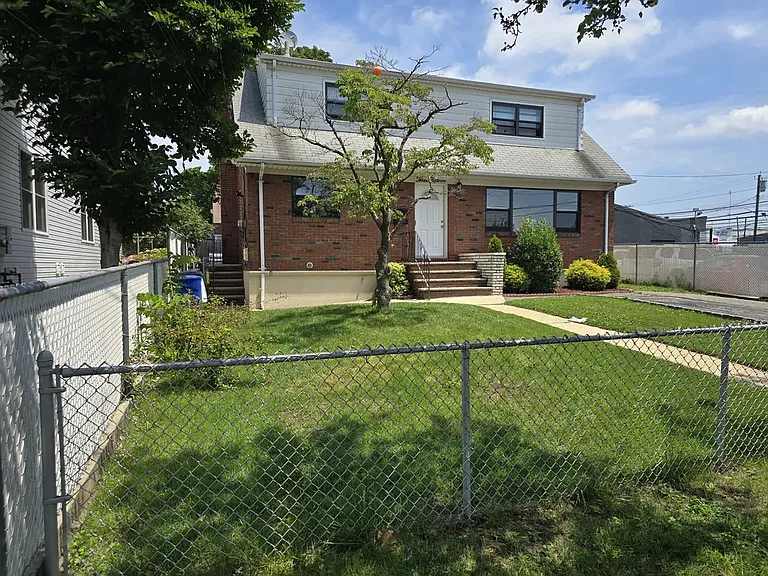 315 Delaware Ave #A — Photo 12