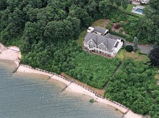 47 Laurel Cove Rd, Oyster Bay, NY 11771