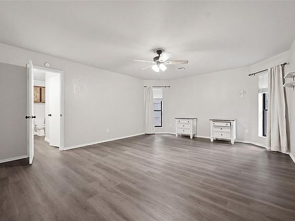 3rd image of 17108 Sunny Hollow Rd