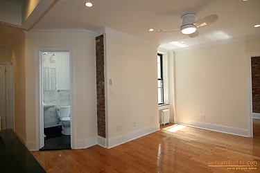 Rented by aptsandlofts.com