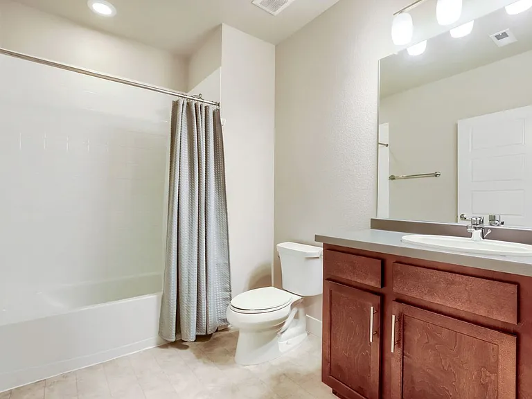 9416 E 59th Ave — Photo 10