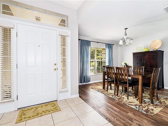 4th image of 524 Hearthglen Blvd