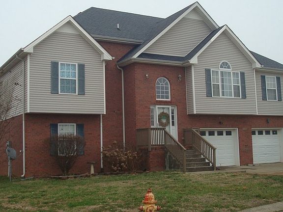 3rd image of 685 Clover Hills Ct