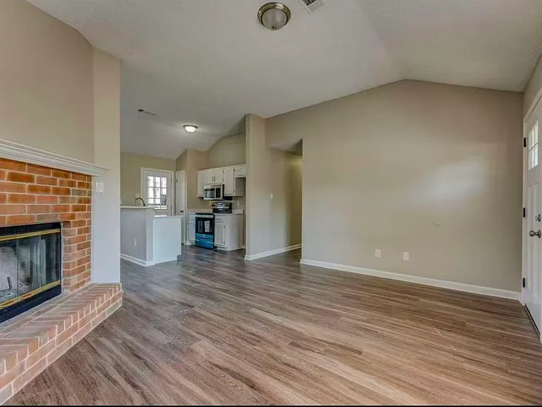 5540 Angelace Dr S — Photo 4