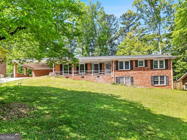 972 Bingham Ln, Stone Mountain, GA 30083