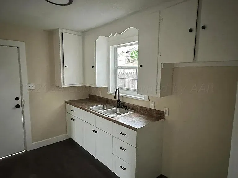4011 S Harrison St #B — Photo 2