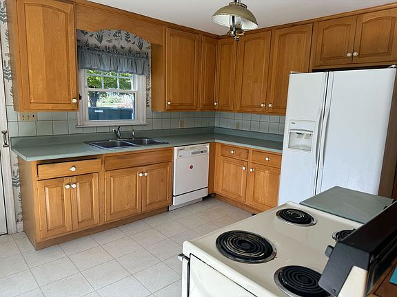 2nd image of 59 Orcutt Dr