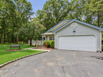 11 Westchester Court, Middle Island, NY, 11953