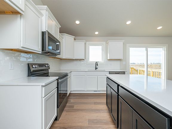 7th image of this home