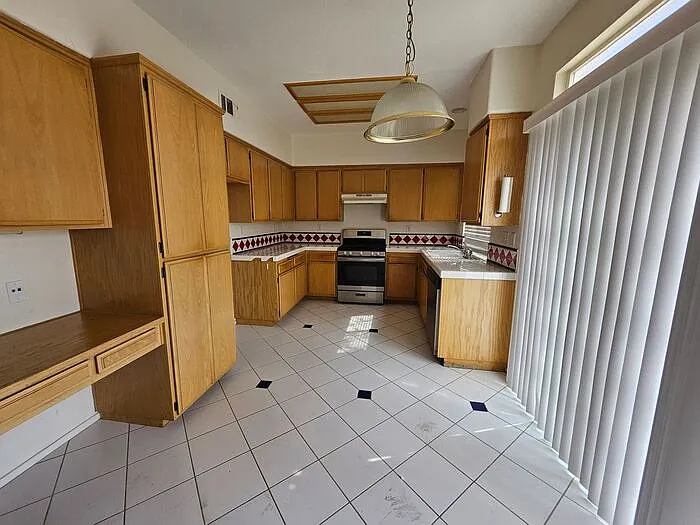 37147 Alder St — Photo 5