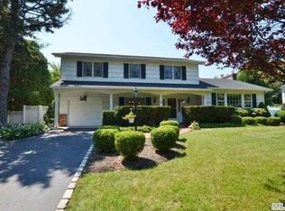 9 Markwood Ln, East Northport, NY 11731