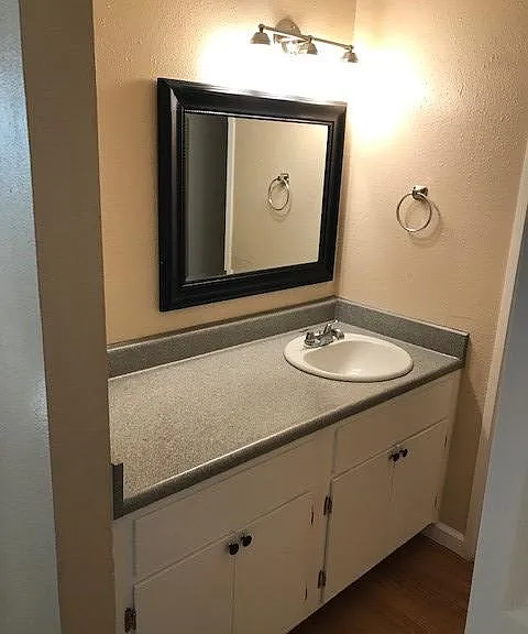 1829 Warren Ave #303 — Photo 7