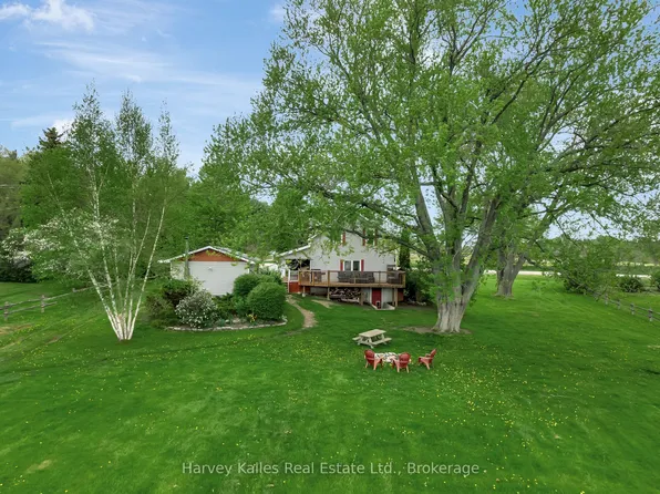 13965 Loyalist Pkwy, Prince Edward County, ON K0K 2T0