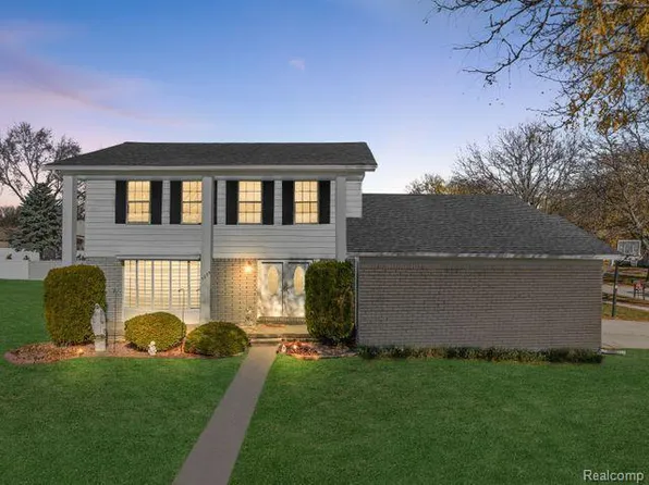 5079 Fedora Dr, Troy, MI 48085