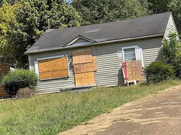 1560 S Highland St, Memphis, TN 38111