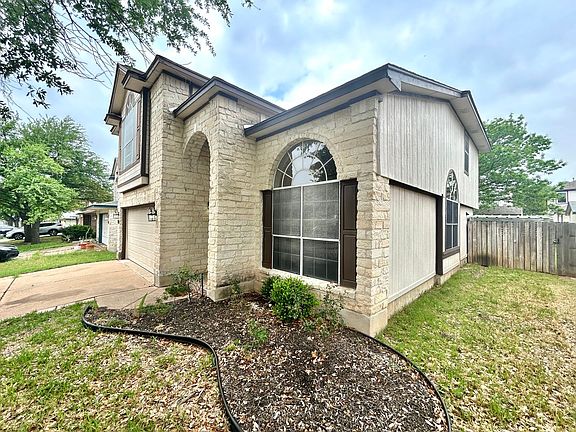 2nd image of 825 Whitehall Dr