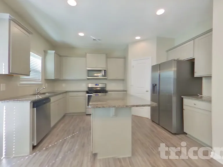 307 Arbor Cir — Photo 5