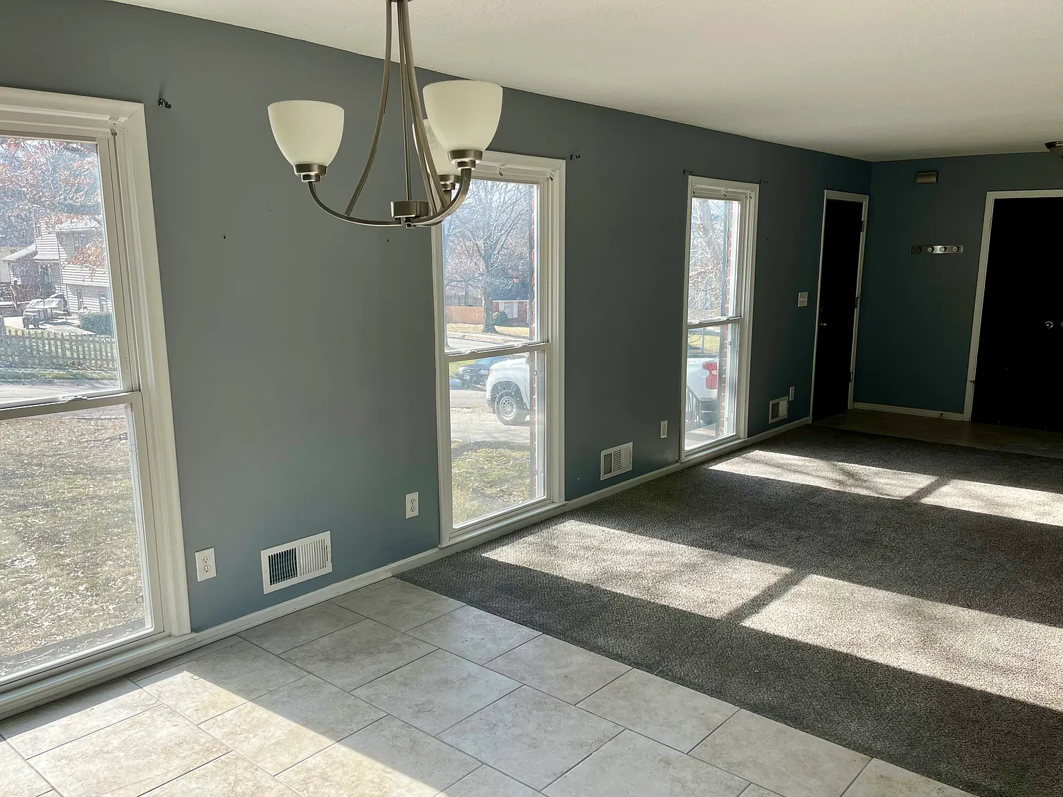 4 bed, 1900 sqft, $2,200 — Photo 2