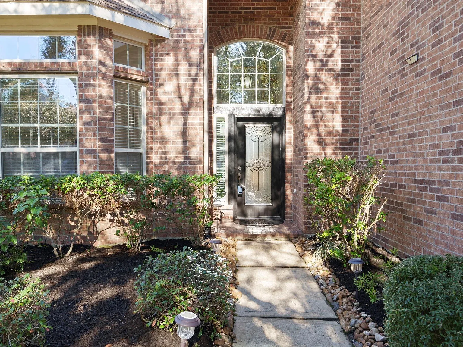 4 bed, 2.5 bath, 2887 sqft, $2,500 — Photo 4