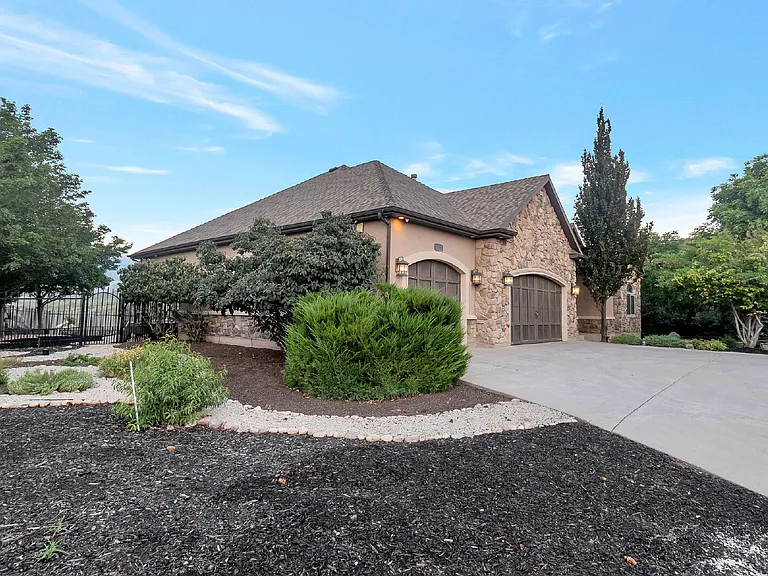 14637 S Woods Landing Ct — Photo 2