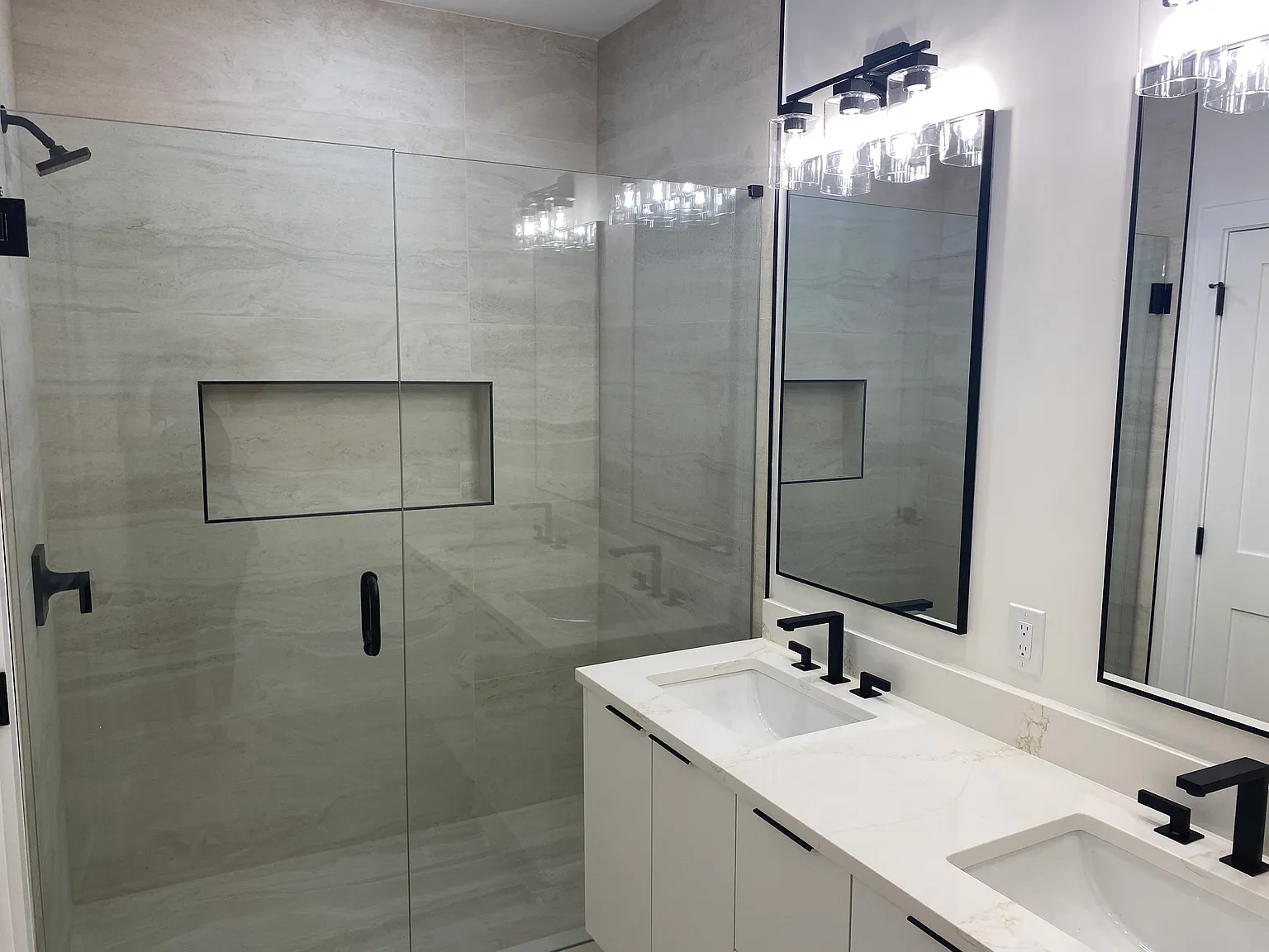 2 bed, 1009 sqft, $4,000 — Photo 4