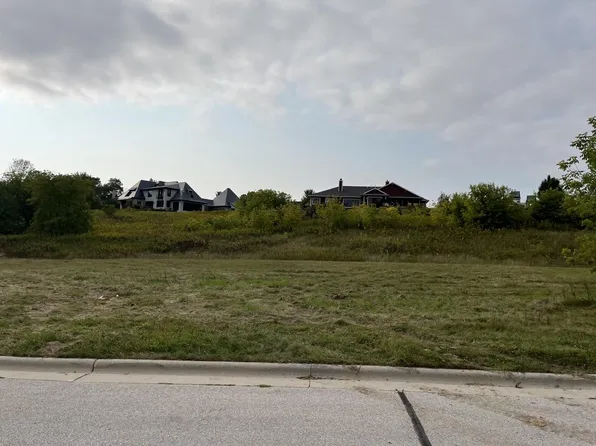 712 MEADOW RIDGE LANE #Lt13, Plymouth, WI 53073