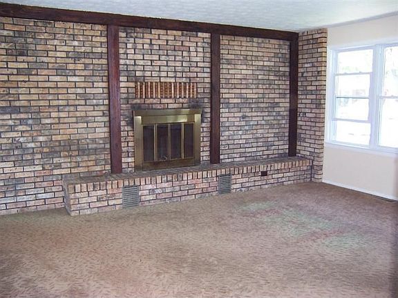 4th image of 210 W Boitnott Dr