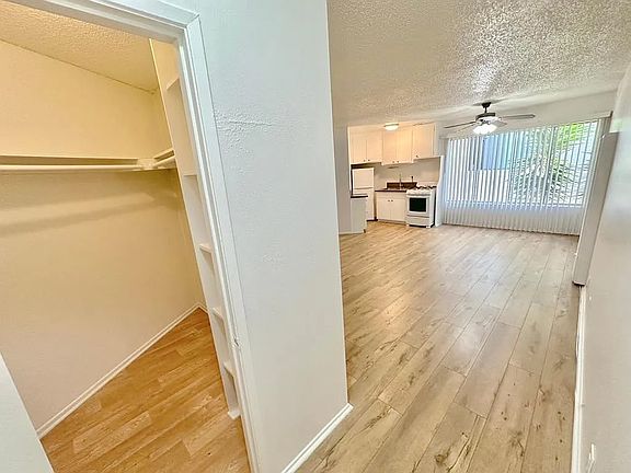 3rd image of 2712 Abbot Kinney Blvd APT 15