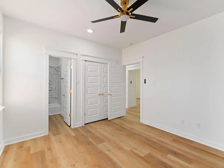 7809 Queen St #B — Photo 16