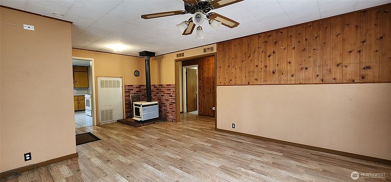 5th image of 1216 Kaiser Road SW