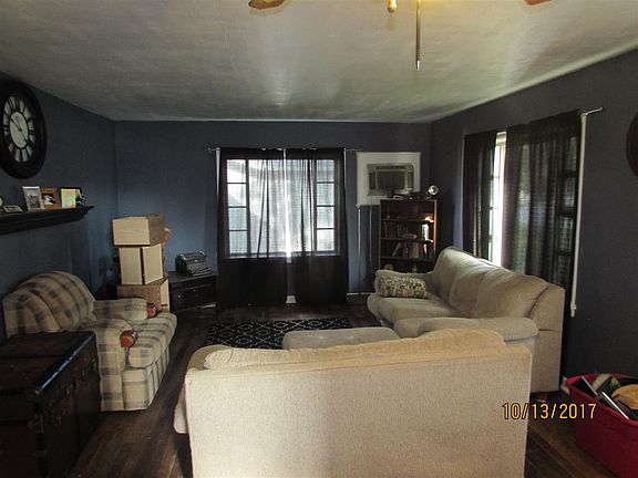 4th image of 819 Lincolnway E