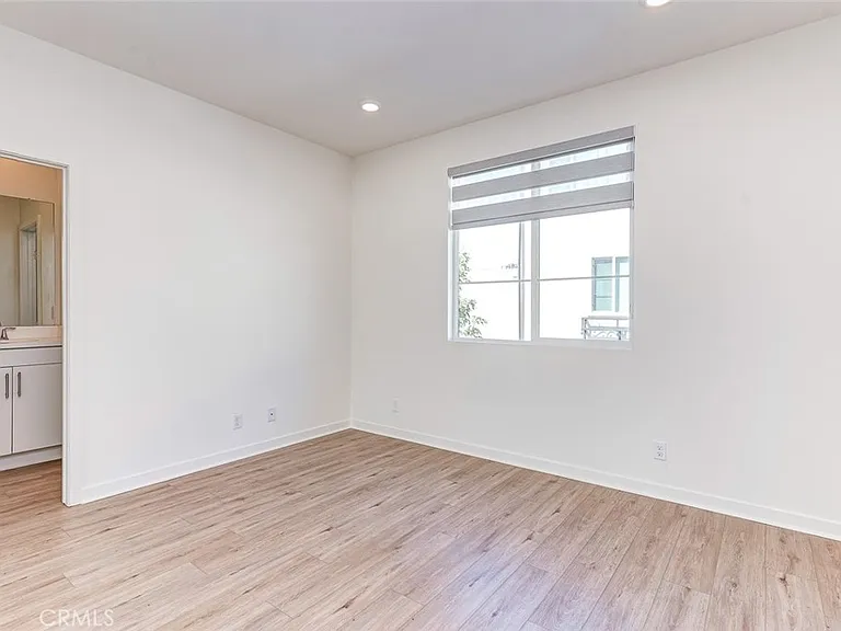 14022 Bay St — Photo 26