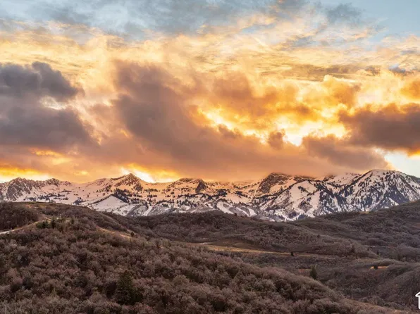 6651 E Chaparral Rd, Huntsville, UT 84317